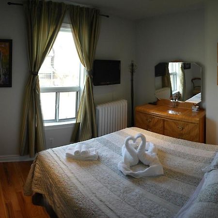 تورونتو Rose Garden Bed And Breakfast المظهر الخارجي الصورة