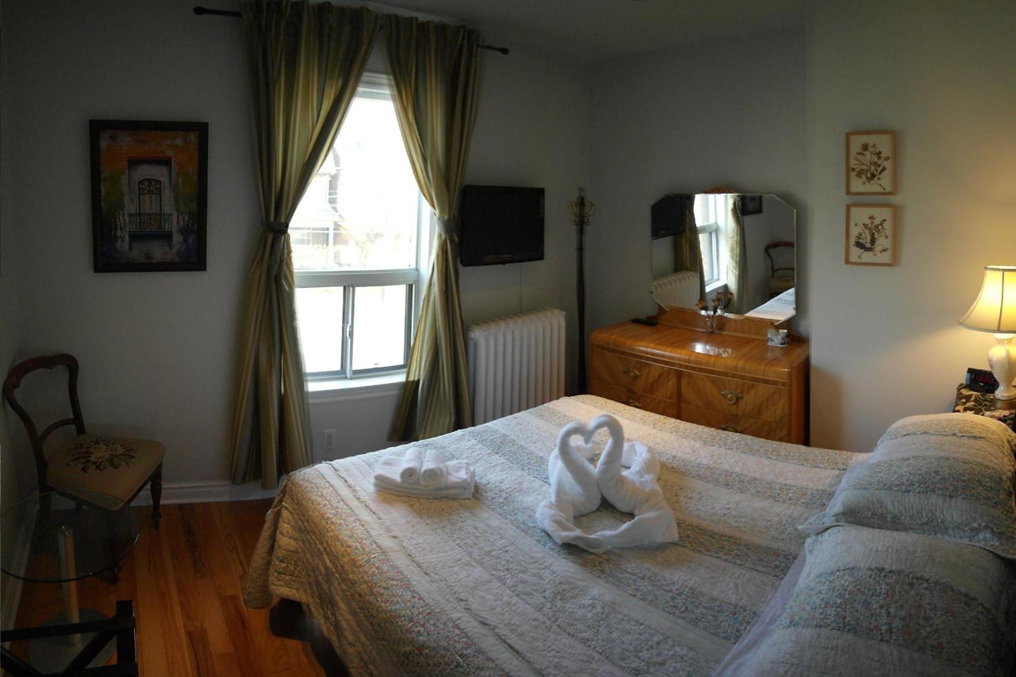 تورونتو Rose Garden Bed And Breakfast المظهر الخارجي الصورة