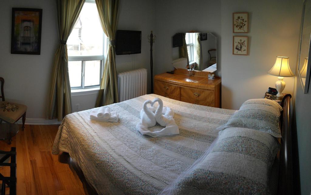 تورونتو Rose Garden Bed And Breakfast الغرفة الصورة