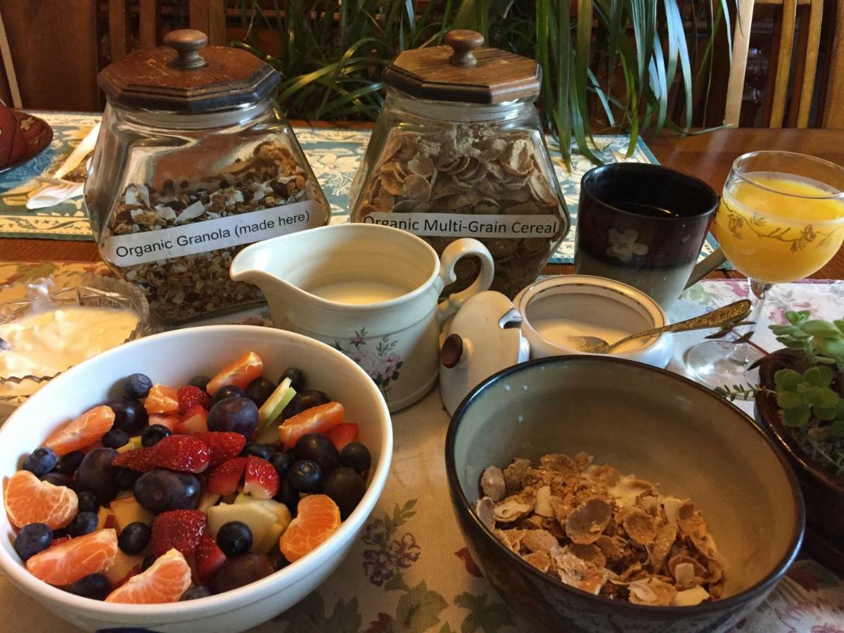 تورونتو Rose Garden Bed And Breakfast المظهر الخارجي الصورة
